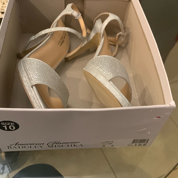 Live and share show flyer half will be donated - Picture 8 of 16